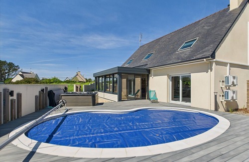 Penmarch Ski Chalet | Swimming pool, jacuzzi and large terrace for 7