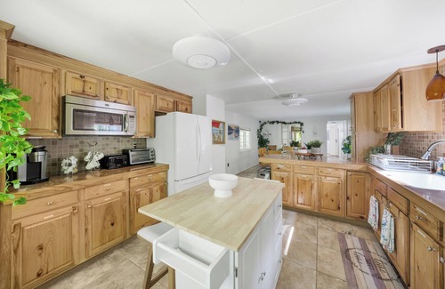 Eldred Cottage | SwimSpa | Sport Courts | Lake | Fishing | Firepit