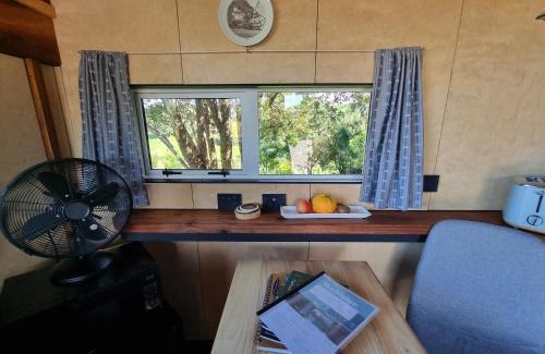 Whakamarama Bed & Breakfast | Swiss-Kiwi Cottage and Retreat, B&B