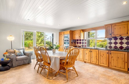 Clifden House | Sycamore Cottage on the outskirts of Clifden