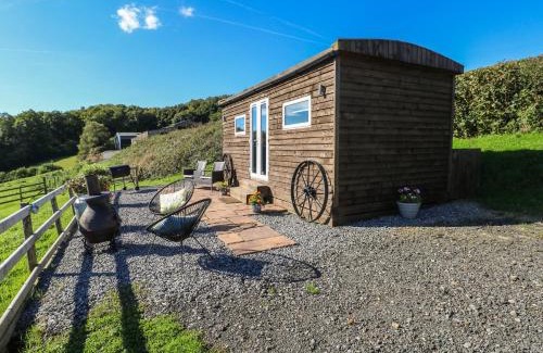Llanedy House | Sychnant Farm Retreat