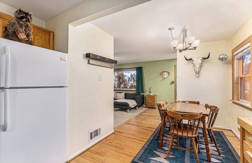 University Park House | Syd's Place: House with sauna, dogs welcome