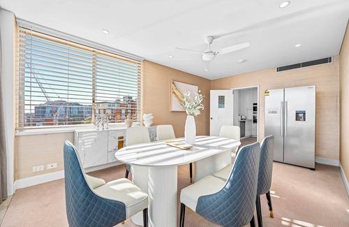 Sydney Apartment | Sydney's Landmark Views from Luxury 2Bd Apt