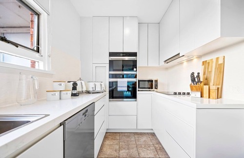 Sydney Apartment | Sydney's Landmark Views from Luxury 2Bd Apt