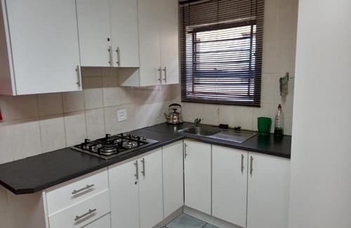Greater Johannesburg Metropolitan Area Apartment | Sydney Z. Students Res