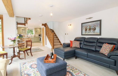 Loppington Cottage | SYLVA COTTAGE, romantic, with a garden in Cockshutt