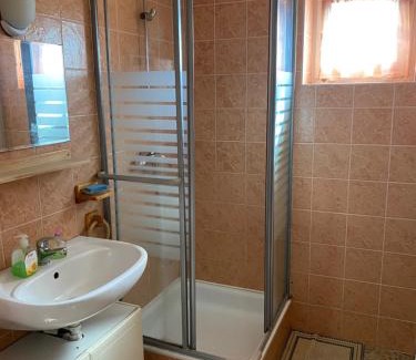 Lipot Apartment | Tóparti Vendégház - Lipót, Magyarország Szénafű üdülő-sor 7