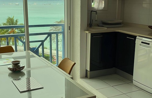 Perinet Apartment | T 3 with view of ilet Gosier and Basse Terre