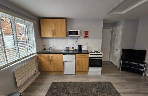 Wadhurst House | T & J Motel