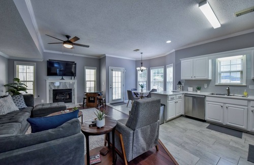 Tuscaloosa House | T-Town Getaway! - Book now for Football Season! [#124863]