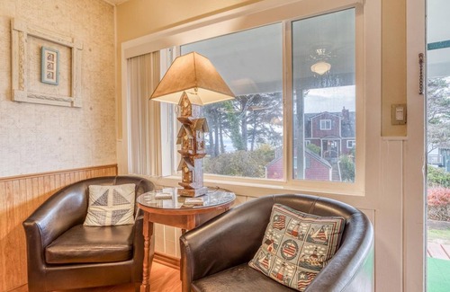 Depoe Bay Apartment | T09 - Lighthouse @ Trollers Lodge