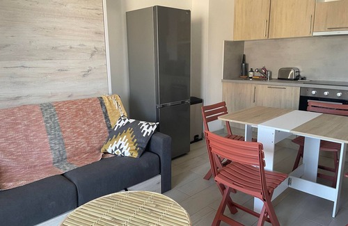 Six-Fours-les-Plages Apartment | T1 Neuf Balcon 700 m de la mer Parking Wifi Draps