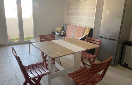 Six-Fours-les-Plages Apartment | T1 Neuf Balcon 700 m de la mer Parking Wifi Draps