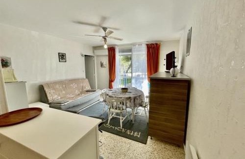 Balaruc-les-Bains Apartment | T2 à Balaruc-les-Bains, Clim, Parking, 4 pers - FR-1-503-150