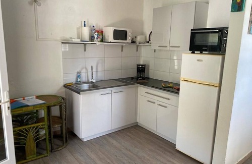 Le Gosier Apartment | T2 30 meters from the beach with Pool