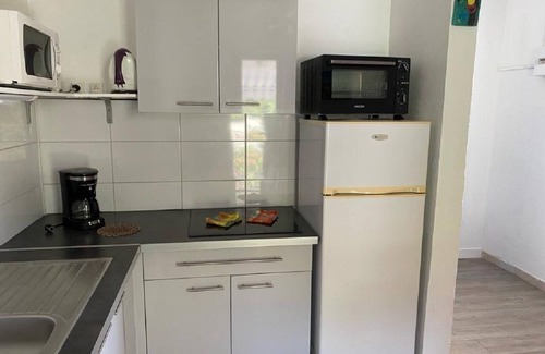 Le Gosier Apartment | T2 30 meters from the beach with Pool