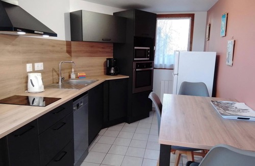 Savines-le-Lac Apartment | T2, ANTILLES, equipped terrace, the beach and shops are a stone's throw.