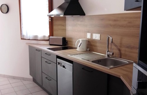 Savines-le-Lac Apartment | T2, ANTILLES, equipped terrace, the beach and shops are a stone's throw.