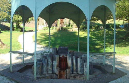 Vic-sur-Cere Apartment | T2 APARTMENT IN THE HEART OF GREEN COUNTRY