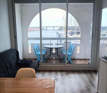 Leucate Apartment | T2 cabine avec très belle vue sur le port de plaisance