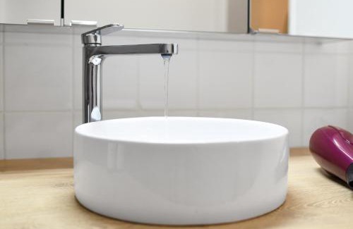 Patte d'Oie Apartment | T2 Calme absolu - Coeur Toulouse - Saint Cyprien - climatisation - Terrasse arborée