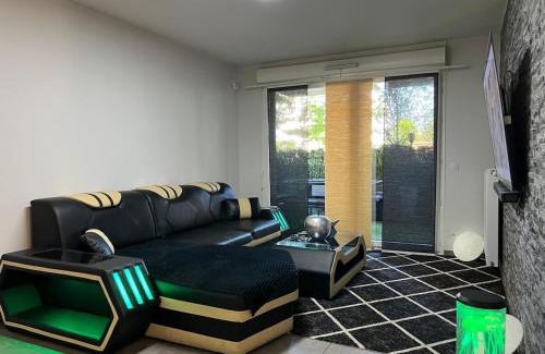 Vaulx-en-Velin Apartment | T2 cosy et rénové avec terrasse - proche de Lyon
