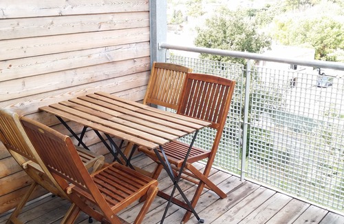 Les Trois Lucs Apartment | T2 NEW DESIGN TEAM AND FURNITURE