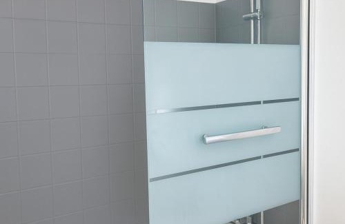 Downtown Angers Apartment | T2 paisible avec balcon verdoyant