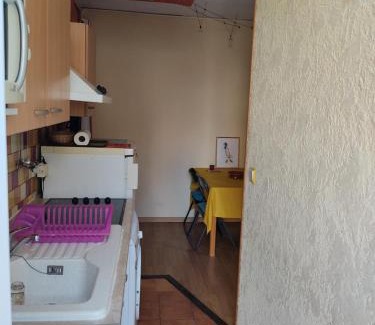 Saint-Jean-de-Vedas Apartment | T2 sur la place du village proche Mer et Montpellier