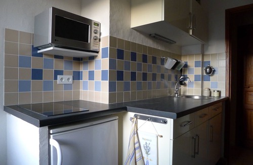 Sainte-Tulle Apartment | T2 with terrace, garden and WIFI between Luberon park and Verdon park