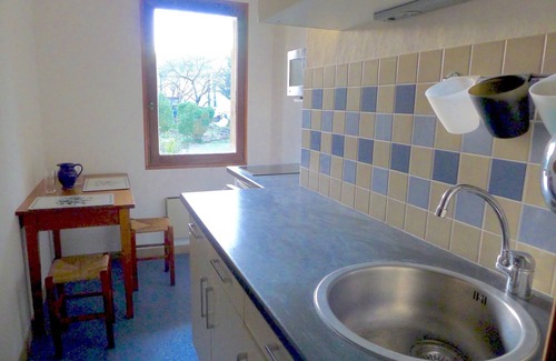 Sainte-Tulle Apartment | T2 with terrace, garden and WIFI between Luberon park and Verdon park