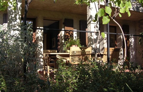Sainte-Tulle Apartment | T2 with terrace, garden and WIFI between Luberon park and Verdon park