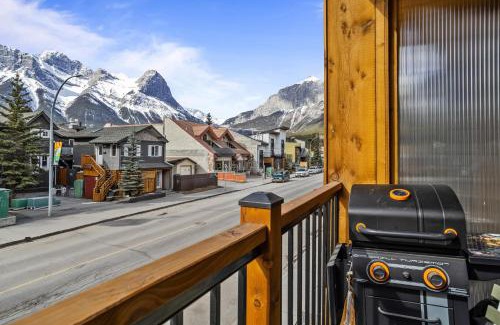 Town Centre Apartment | T202 BRAND NEW! The Mountain's Call- Mountain View Stay