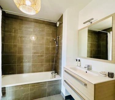 Villeneuve-les-Maguelone Apartment | T3 cosy proche mer avec Parking