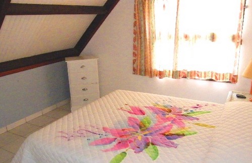 Bas du Fort Apartment | T3 Duplex swimming pool direct access to the beach