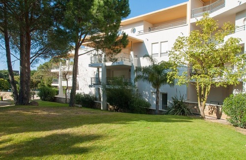Calvi Apartment | T3 of standing 80m2, terrace, swimming pool. Beach and shops 6 minutes walk