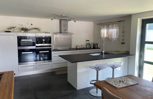 Lunel-Viel Villa | T4 family villa with garden and 8x4 pool equipped pool house