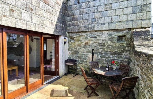 Fivelanes Cottage | Ta Mill Dairy Cottage in a Stunning Retreat