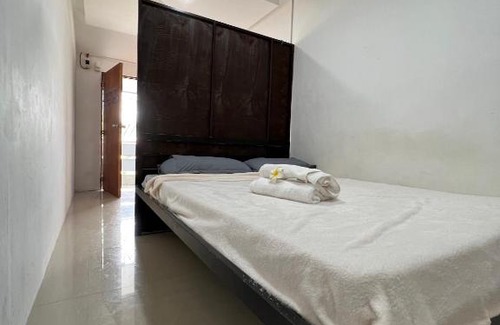 General Trias House | Taal cozy private homestay with OWN PRIVATE bathroom in General Trias - Pink Room