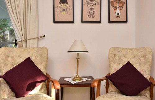 Bellbird House | Tabitha Hill Cottage close to wineries and nature