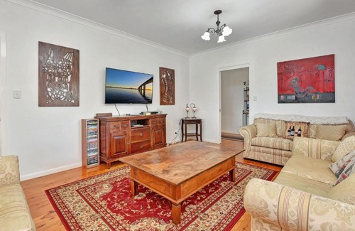 Bellbird House | Tabitha Hill Estate close to wineries and nature
