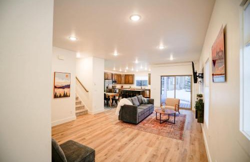 Victor House | Tablerock Townhome