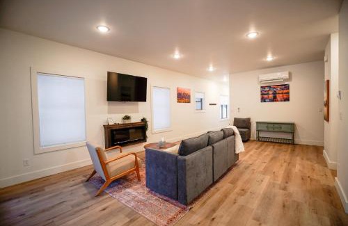 Victor House | Tablerock Townhome