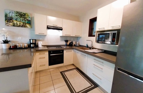Faaa Apartment | TAHITI - Carlton Hills Appartment