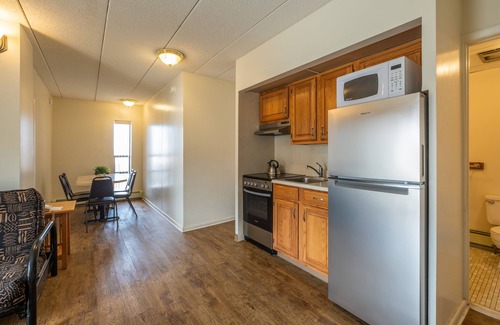 North End Hotel | Tahiti Inn