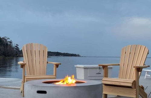 Crescent City House | Tahiti Style 5 STAR OVER-WATER BUNGALOW + Lake House Blue + YouTube Video's PETS