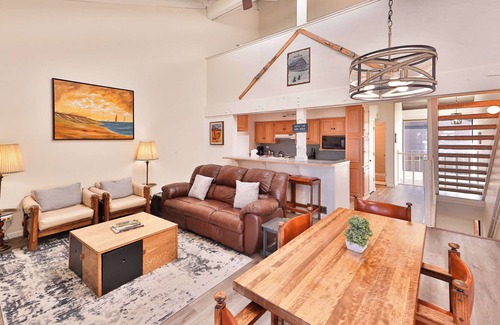 South Lake Tahoe Condo | Tahoe Lakeside Retreat – Lakefront Condo!