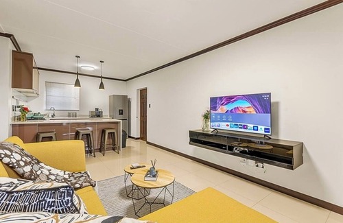 Greater Johannesburg Metropolitan Area Apartment | Take a break
