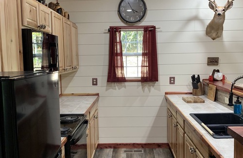 Hilham Cabin | Talley's Cabins and Breakfast By Dale Hollow Lake. Right Where You Want To Be!
