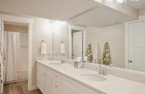 Saratoga Springs Apartment | Talus Ridge Retreat